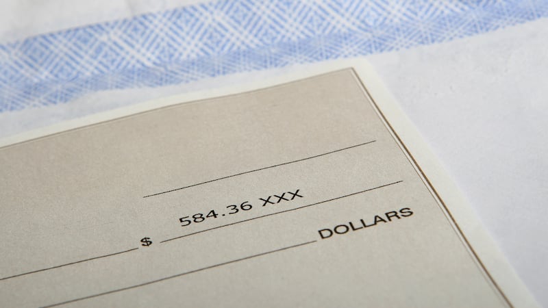 ¿Te deben dinero y no lo sabías? Hay miles de cheques sin cobrar en el Condado de Orange